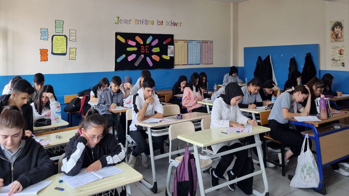 11 ve 12. Sınıf Öğrencilerimize Yönelik Deneme Sınavı Yapıldı.